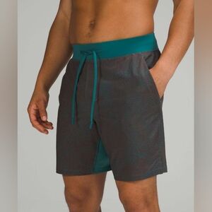 Lululemon T.H.E. Linerless Shorts 9" Crackle Glaze Deep Cove Date Brown Sz Xl